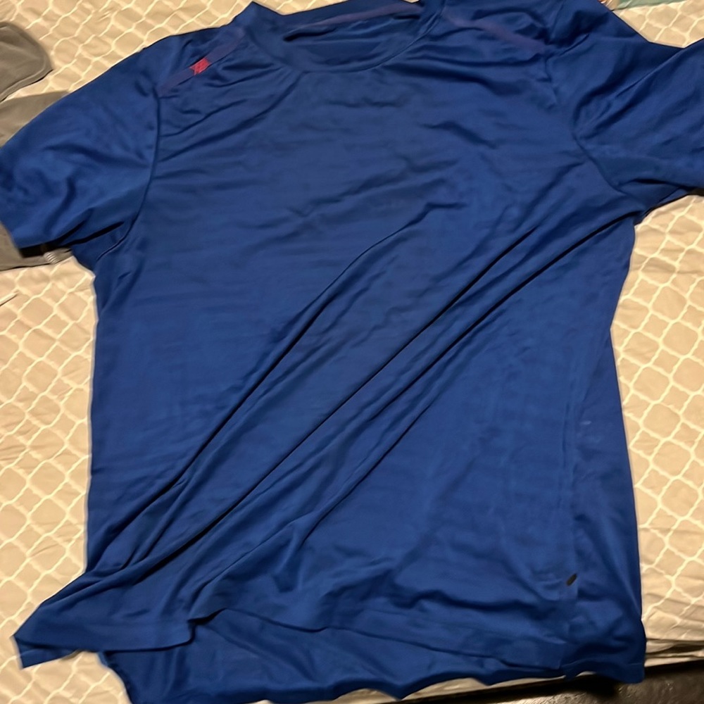 Rhône workout shirt